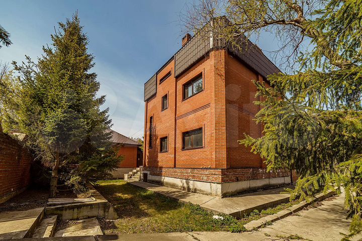 Коттедж 198 м² на участке 33 сот.