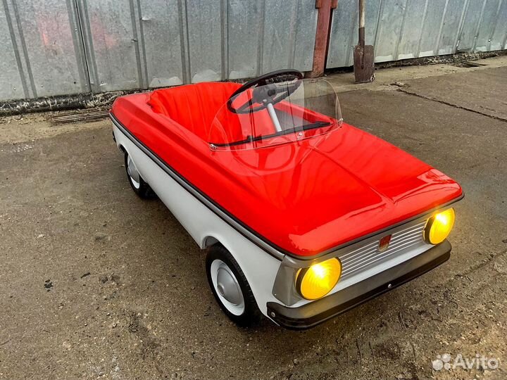 Педальный Москвич СССР после реставрации