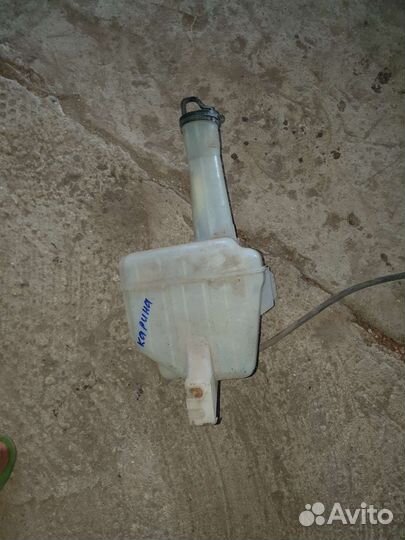 Бочек омывателя на тайота карина 90г