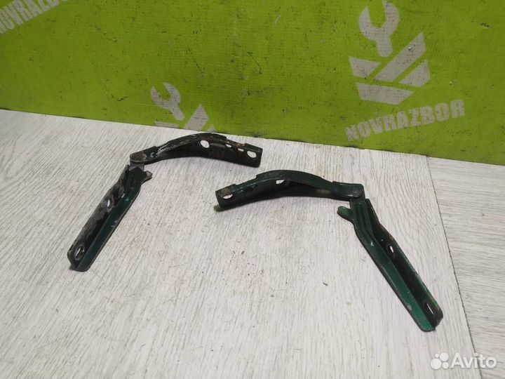 Петля капота Пежо 206