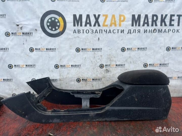 Подлокотник Ford Mondeo 1 2.0 1996