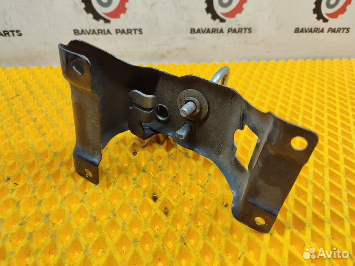 Замок капота левый Bmw X5 E70 N57D30A 2012