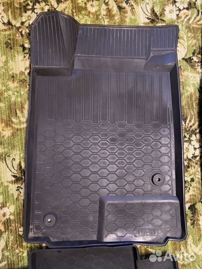 Резиновые коврики на haval f7