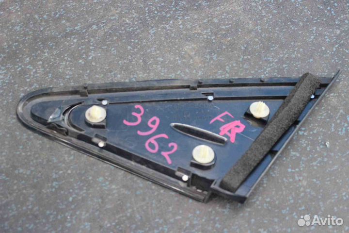 Уголок крыла Toyota Avensis (Тойота Авенсис) T270