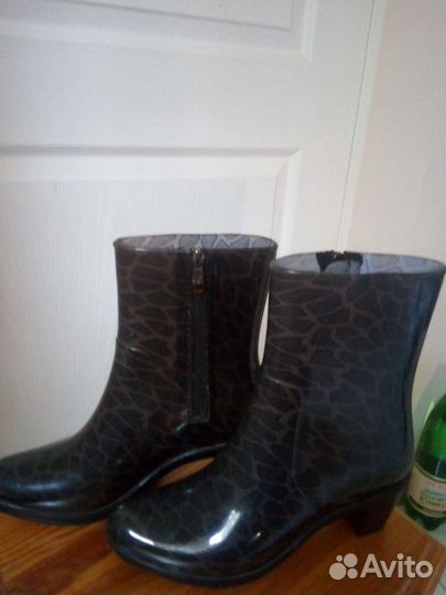 Женские резиновые сапоги