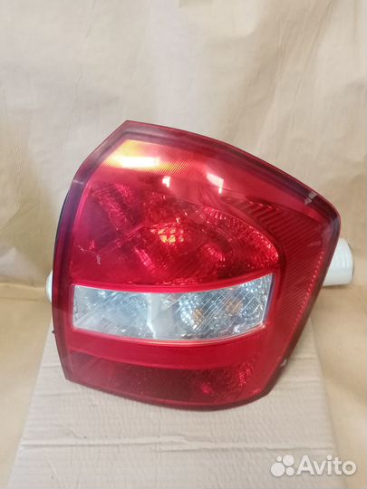Фонарь задний правый Kia Cerato 1