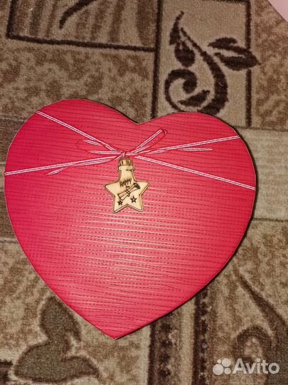 Коробка подарочная