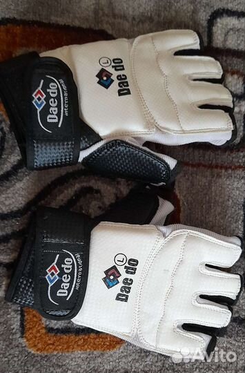 Перчатки для карате