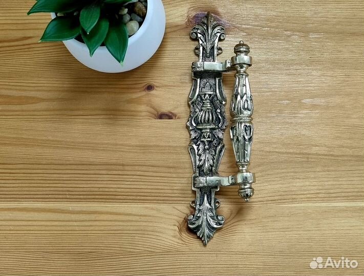 Декоративная дверная ручка «орнамент»