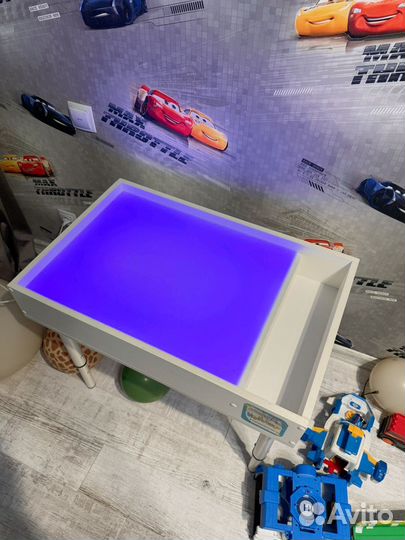 Светящийся стол