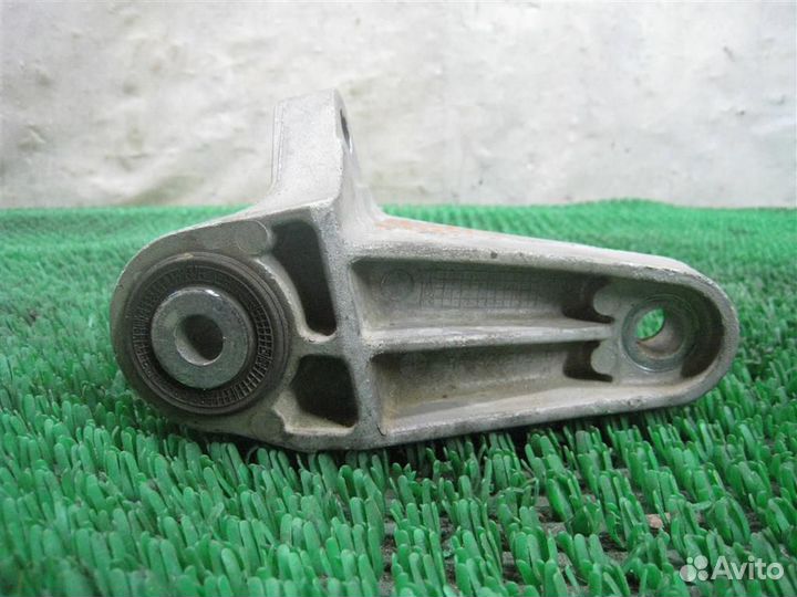 Кронштейн опоры кпп Ford Focus 3 (CB8) 2013