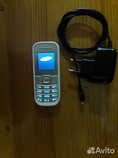 Телефон samsung