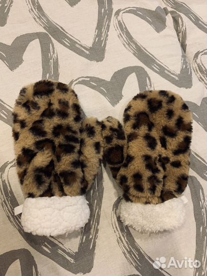 Варежки женские