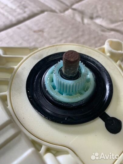 Мотор стеклоподъемника передний левый Land Rover