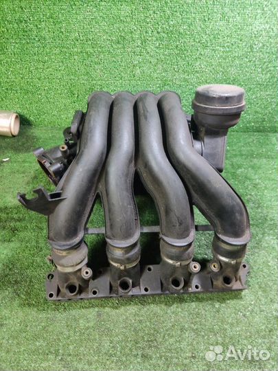 Впускной коллектор Volkswagen Passat B5