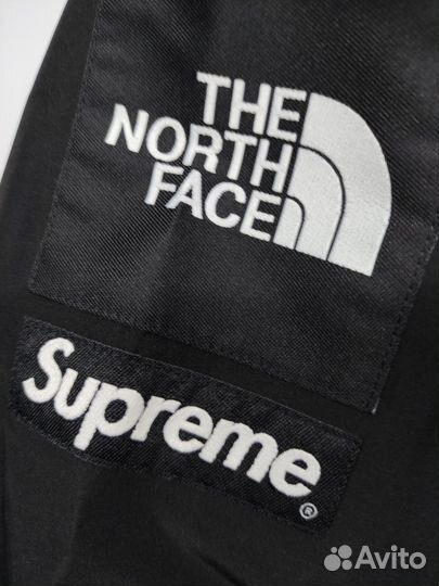 Supreme X The North Face Studded Mountain Size L