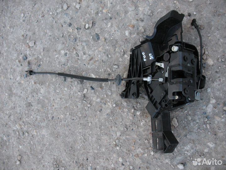 Замок задней двери седан Ford Focus 2