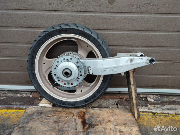 Honda nt400 bros маятник в сборе с колесом