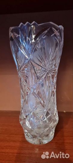 Большая хрустальная ваза для цветов