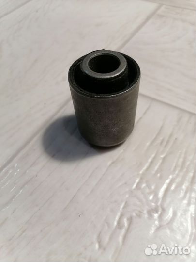 Сайлентблок амортизатора Mitsubishi Pajero Sport