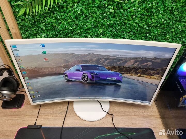 Изогнутый Монитор 31.5
