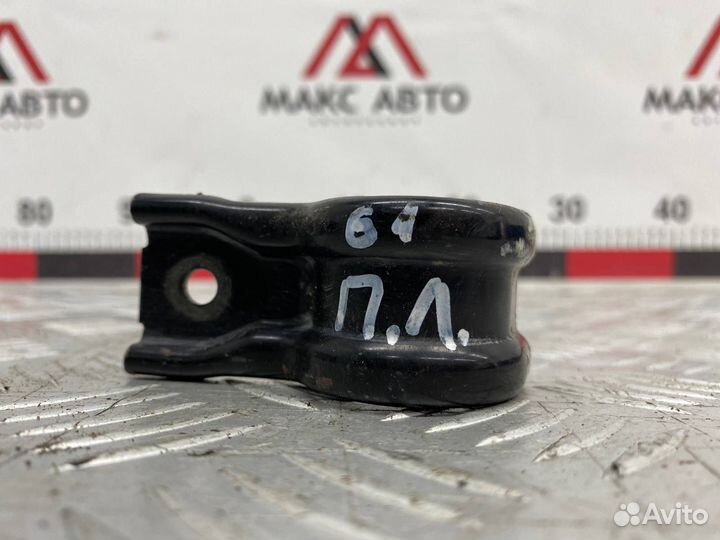 Б/У крепление радиатора (кронштейн) передний левый