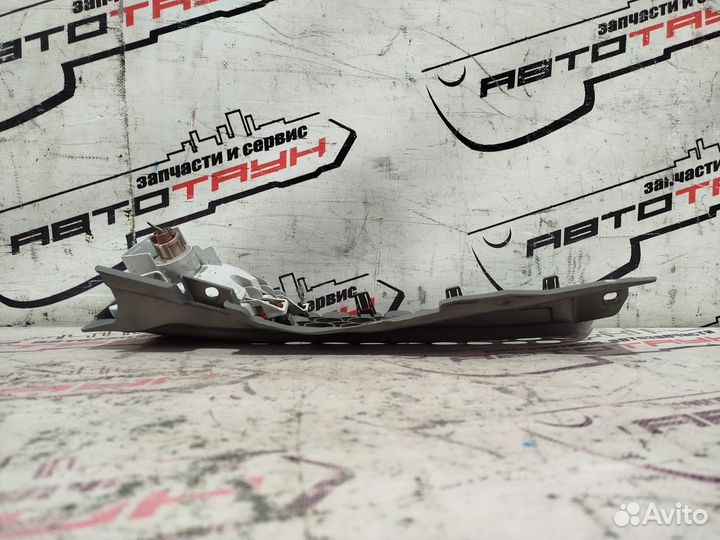 Решетка радиатора nissan march AK12 BK12 BNK12 K12 YK12 правая С ПОВТОРИТЕЛЕМ 3452 1 модель 62320AX0