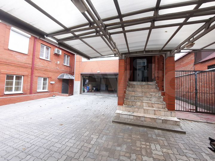 Дом 610 м² на участке 6 сот.