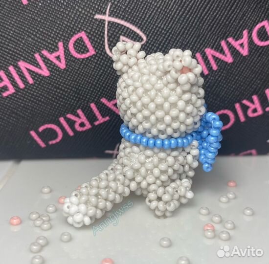 Котёнок амигуруми из бисера