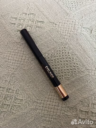 Жидкая подводка для глаз бирюзовая