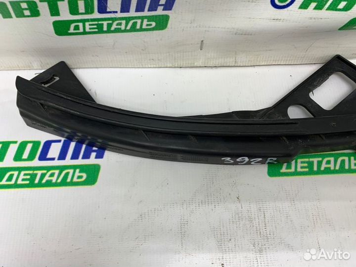 Кронштейн фары передний правый Volvo V50 B4184S11