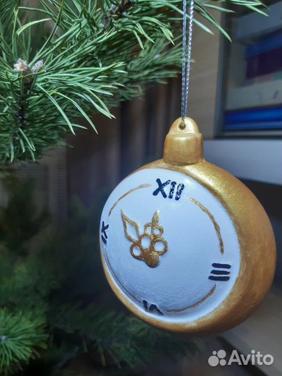 Елочная игрушка из фарфора, часы