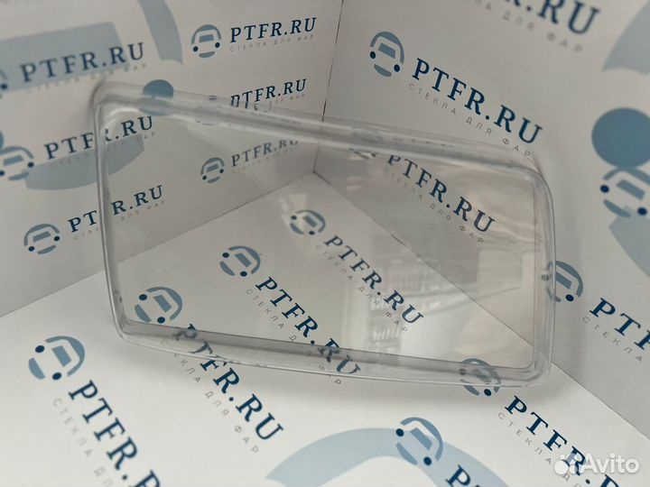 Гладкое стекло фары Audi 100 с4 (45 кузов)