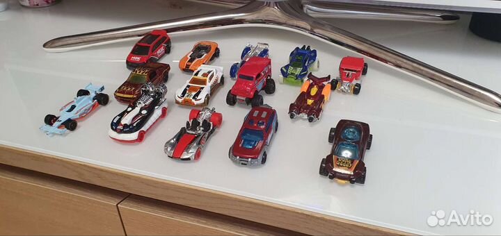 Машинки Hotwheels