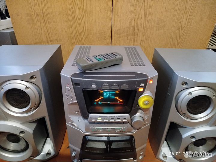 Музыкальный центр Panasonic SA AK 52,пульт