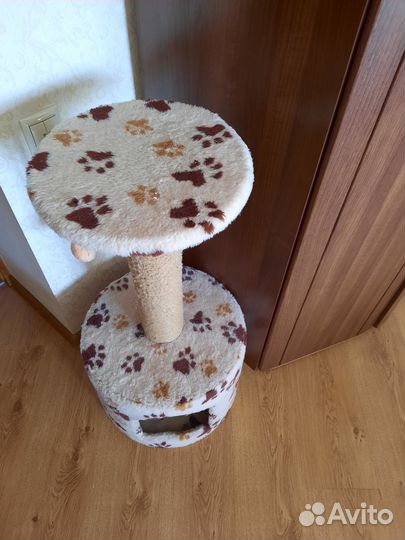 Домик для кошки с когтеточкой бу