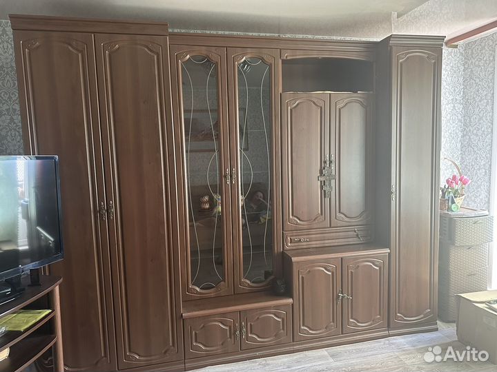 Шкаф стенка