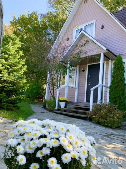 Сауна-баня с банным чаном, с горячим спа-бассейном