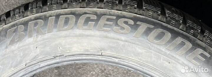 Bridgestone Blizzak Spike-02 225/55 R17