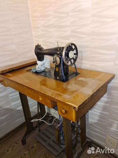 Швейная машинка Подольск. Ножная