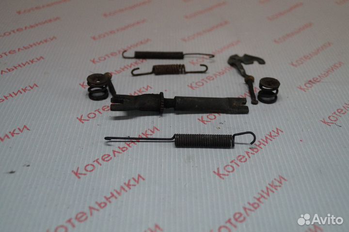 Nissan 44010-50C10 Механизм ручника левый