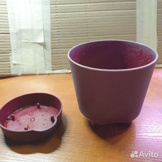 Горшок для цветов с системой прикорневого полива