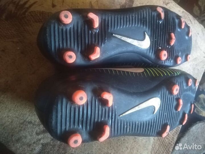 Футбольные бутсы