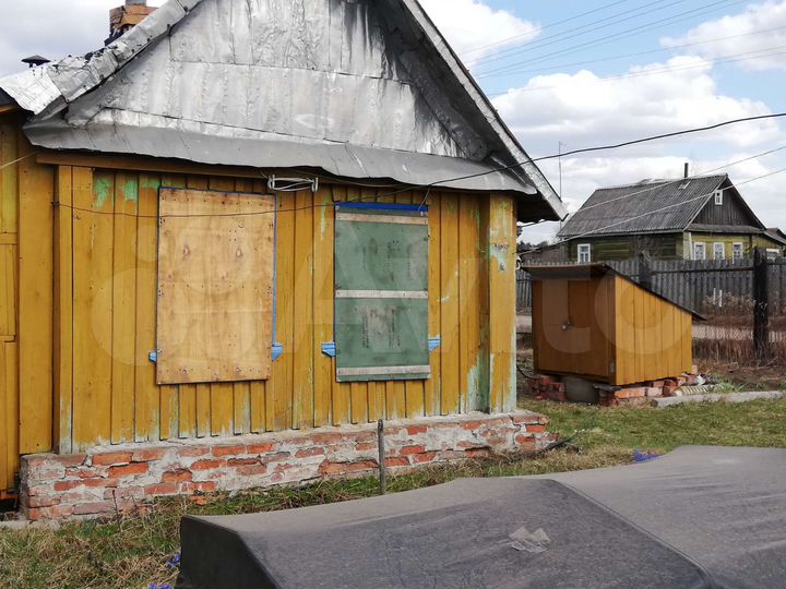 Дом 25 м² на участке 11,8 сот.