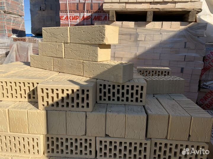Кирпич облицовочный светлый