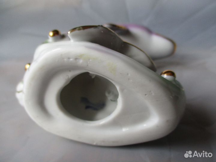 Фарфоровая статуэтка 