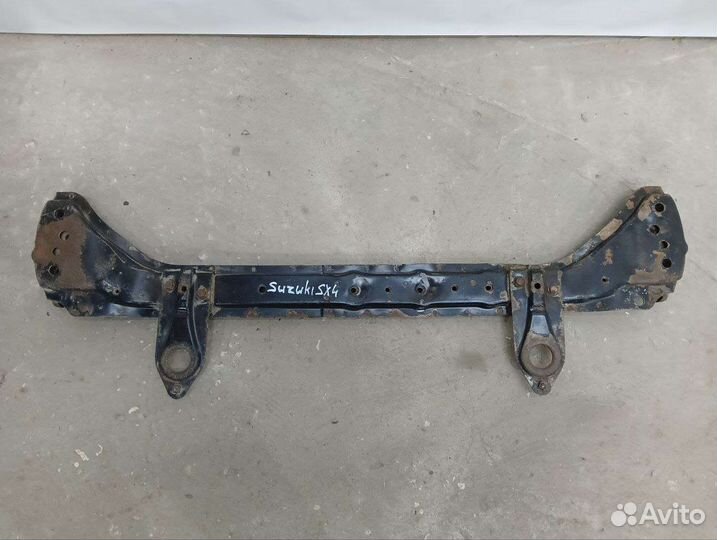 Нижняя планка радиатора Suzuki SX4