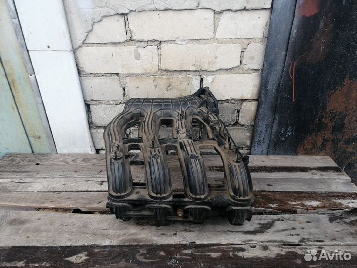 Впускной коллектор LADA Priora Лада Приора 16кл