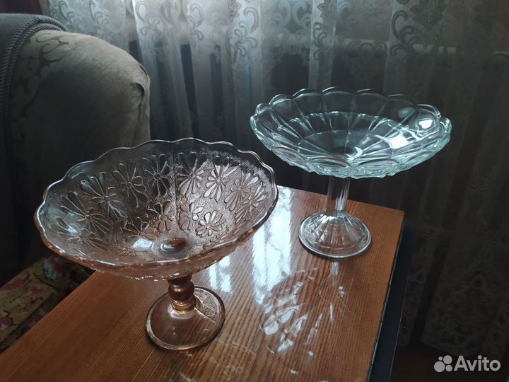 Ваза для фруктов на ножке цветное стекло СССР