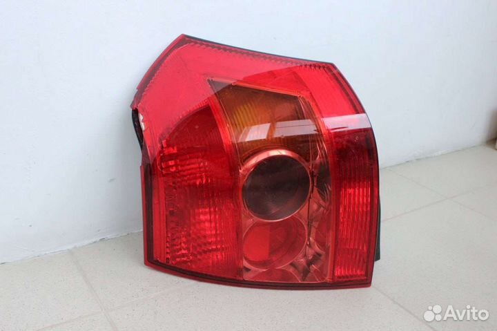 Фонарь задний для Toyota corolla 2005 года